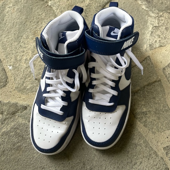 Nikes - Picture 3 of 7